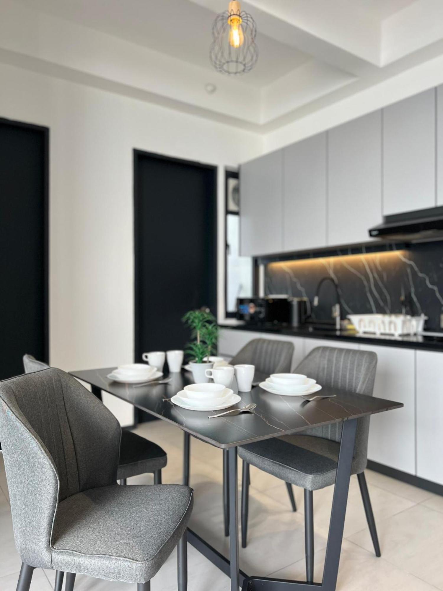 Urban Suites Two Or Three Bedroom Georgetown By Anc Jelutong Exterior photo