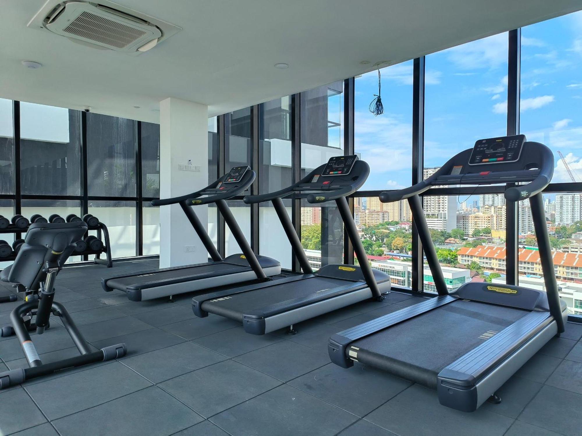 Urban Suites Two Or Three Bedroom Georgetown By Anc Jelutong Exterior photo