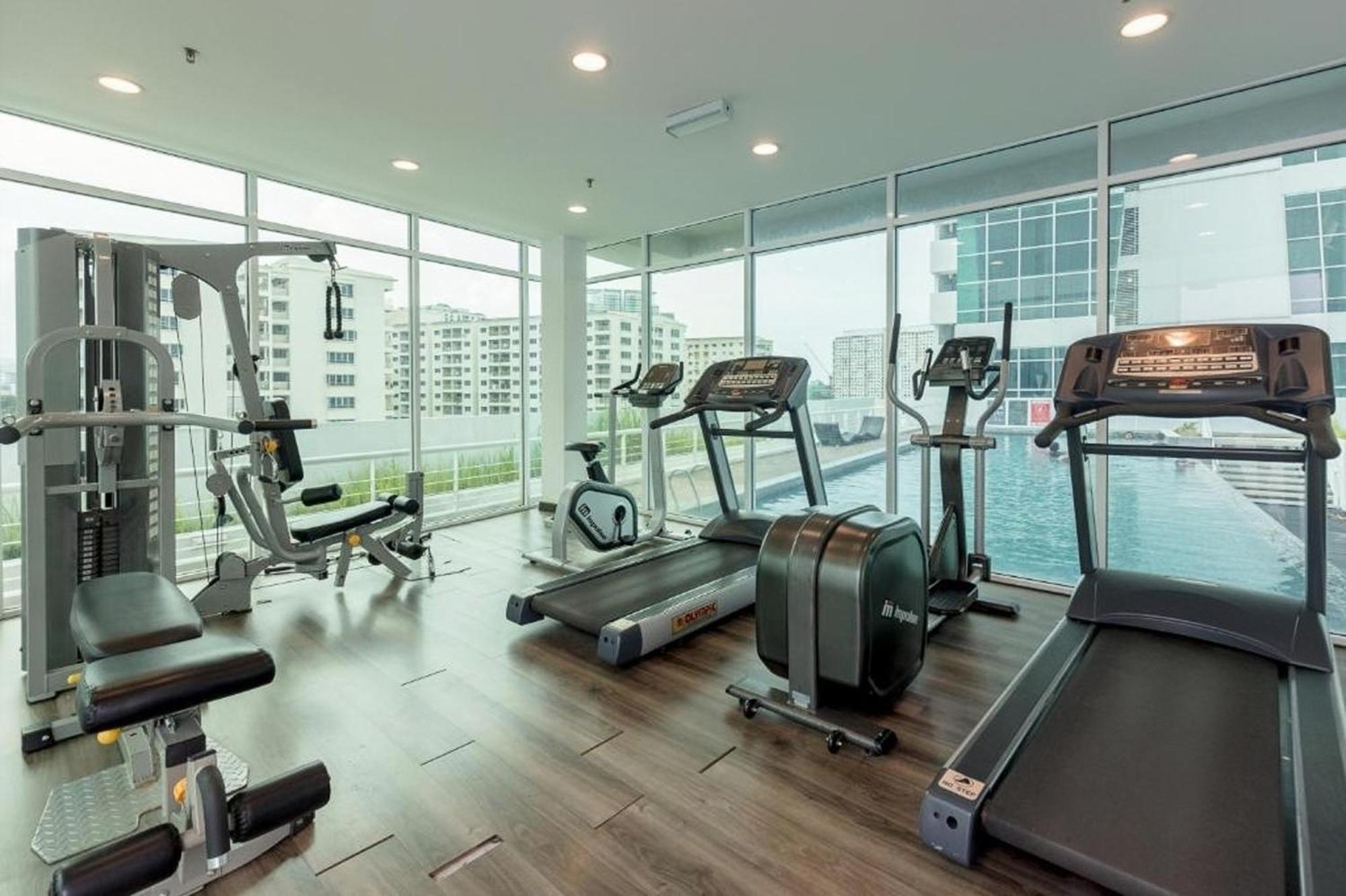 Urban Suites Two Or Three Bedroom Georgetown By Anc Jelutong Exterior photo